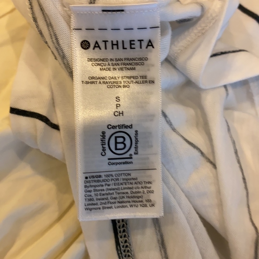 Athleta white T-shirt with dark stripes size small - Picture 4 of 7